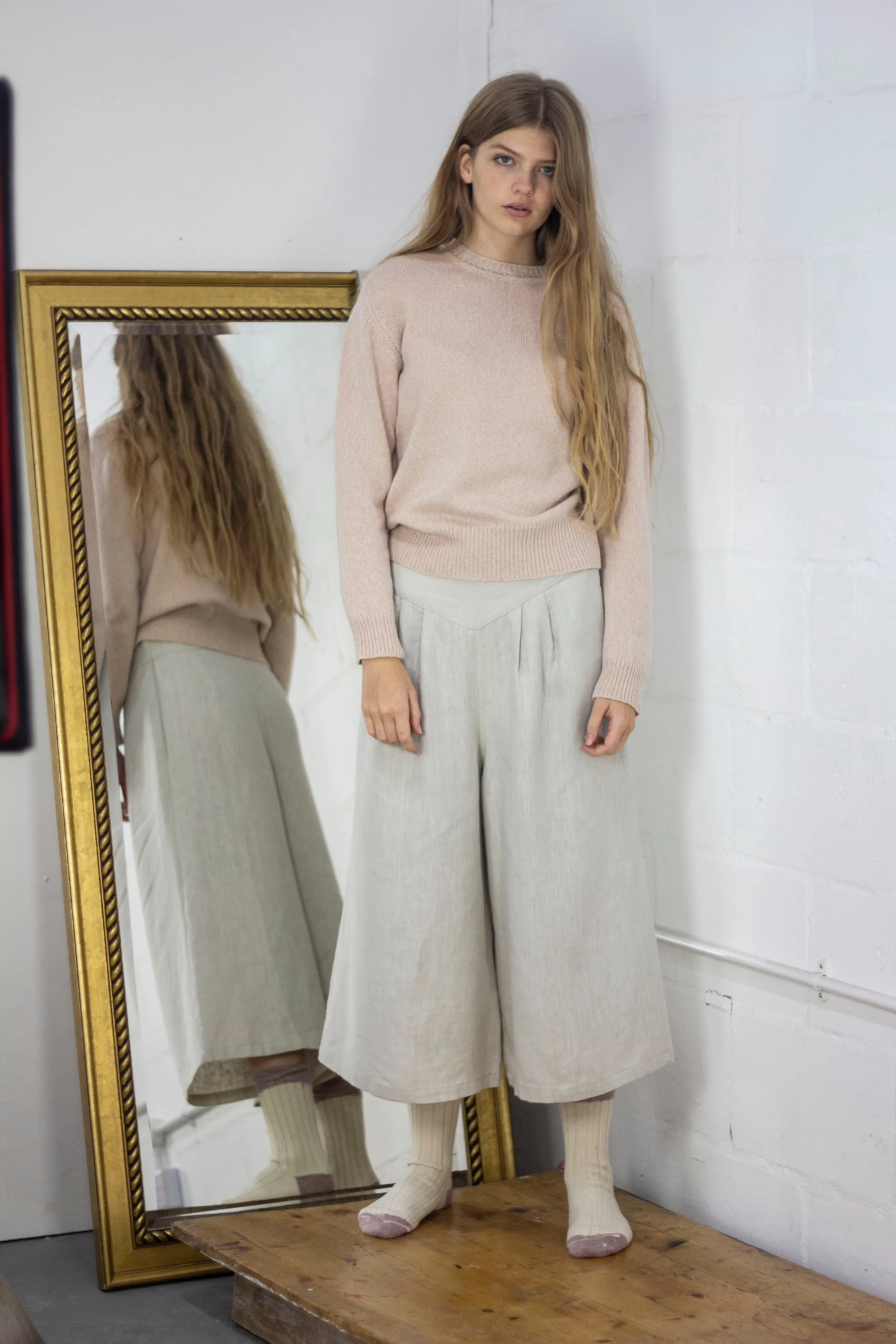 100% Linen Tailored Wide Trousers