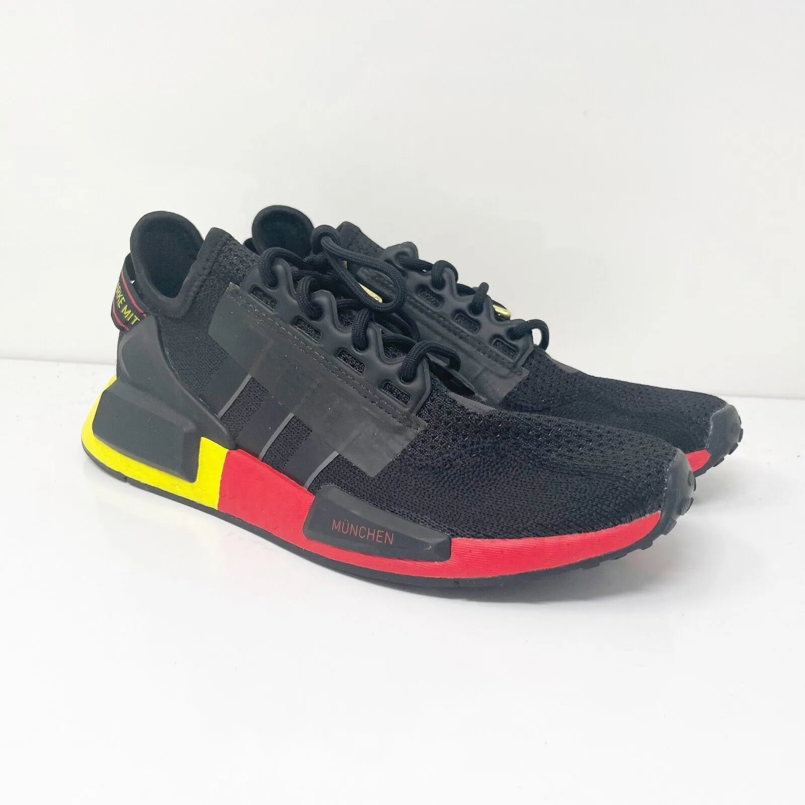 Adidas Mens NMD R1 V2 FY6630 Black Running Shoes Sneakers Size 7