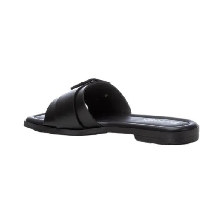 Black Flat Women's Sandals by Refresh 171961