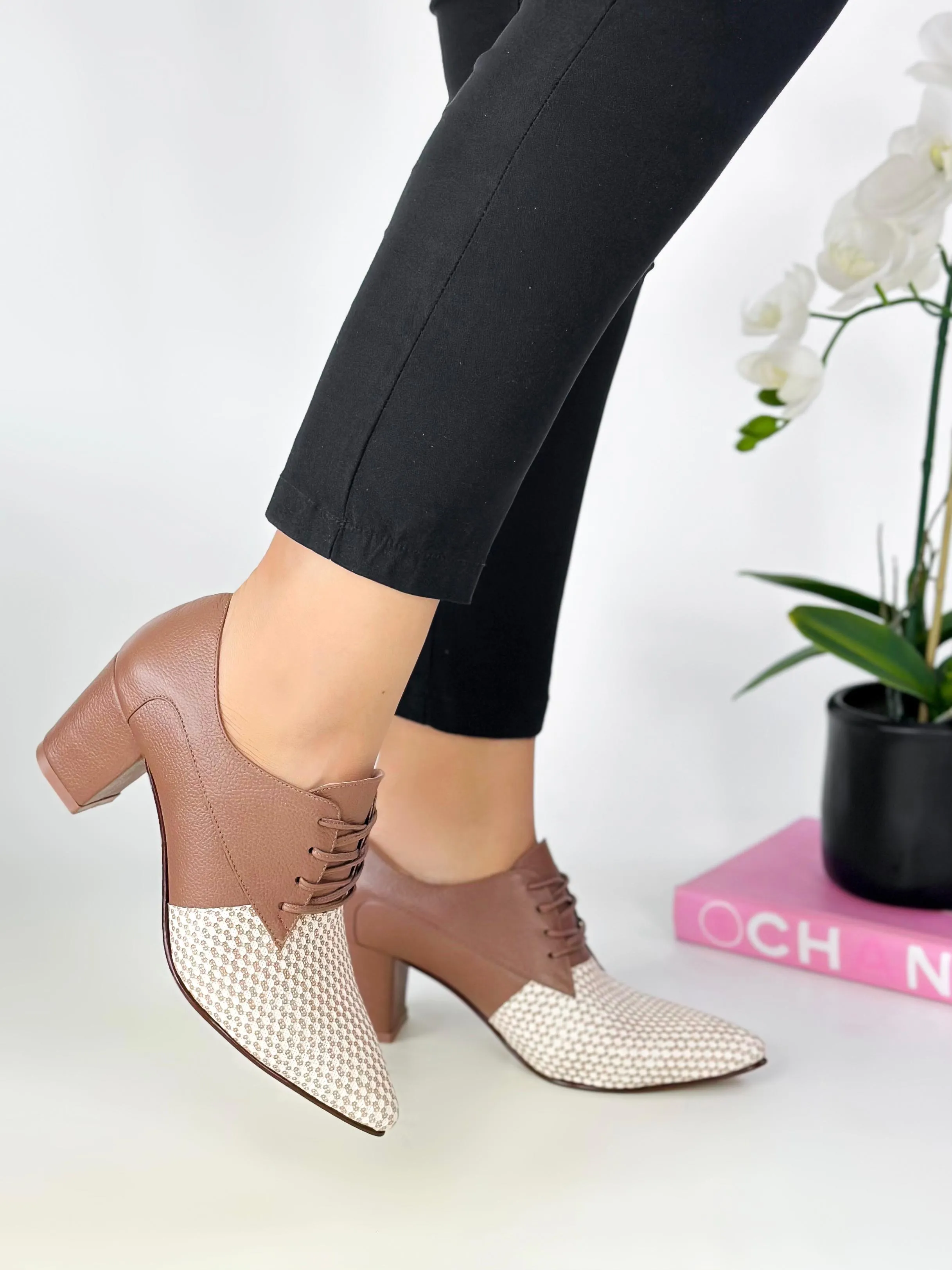 Brown Lace-Up Block Heel Oxford Shoes