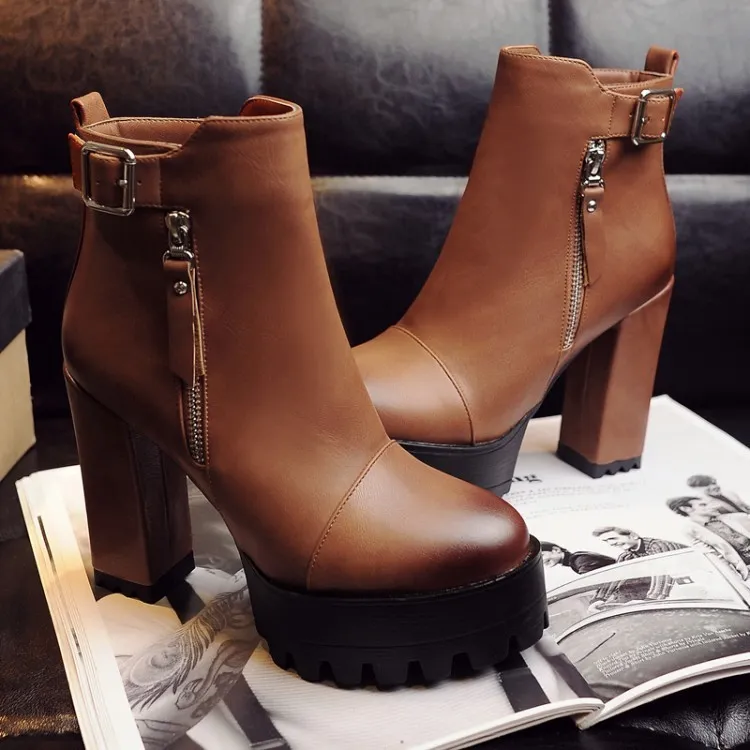 Brown Military Boots with Zipper, High Tops, and Block Heels