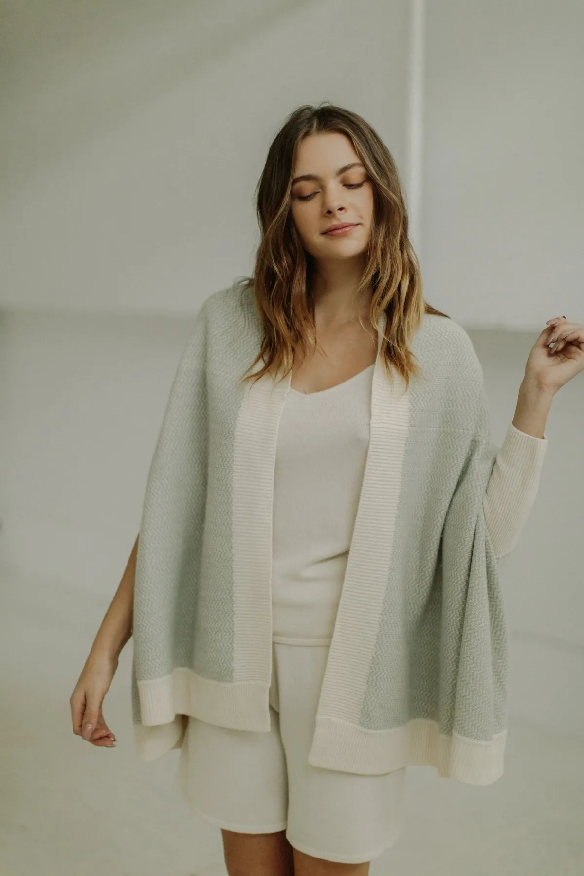 Cashmere Yogi Coat in Eco Taupe/White Herringbone