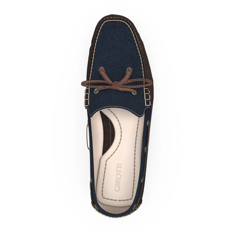 Classic Women's Moccasins in Brown