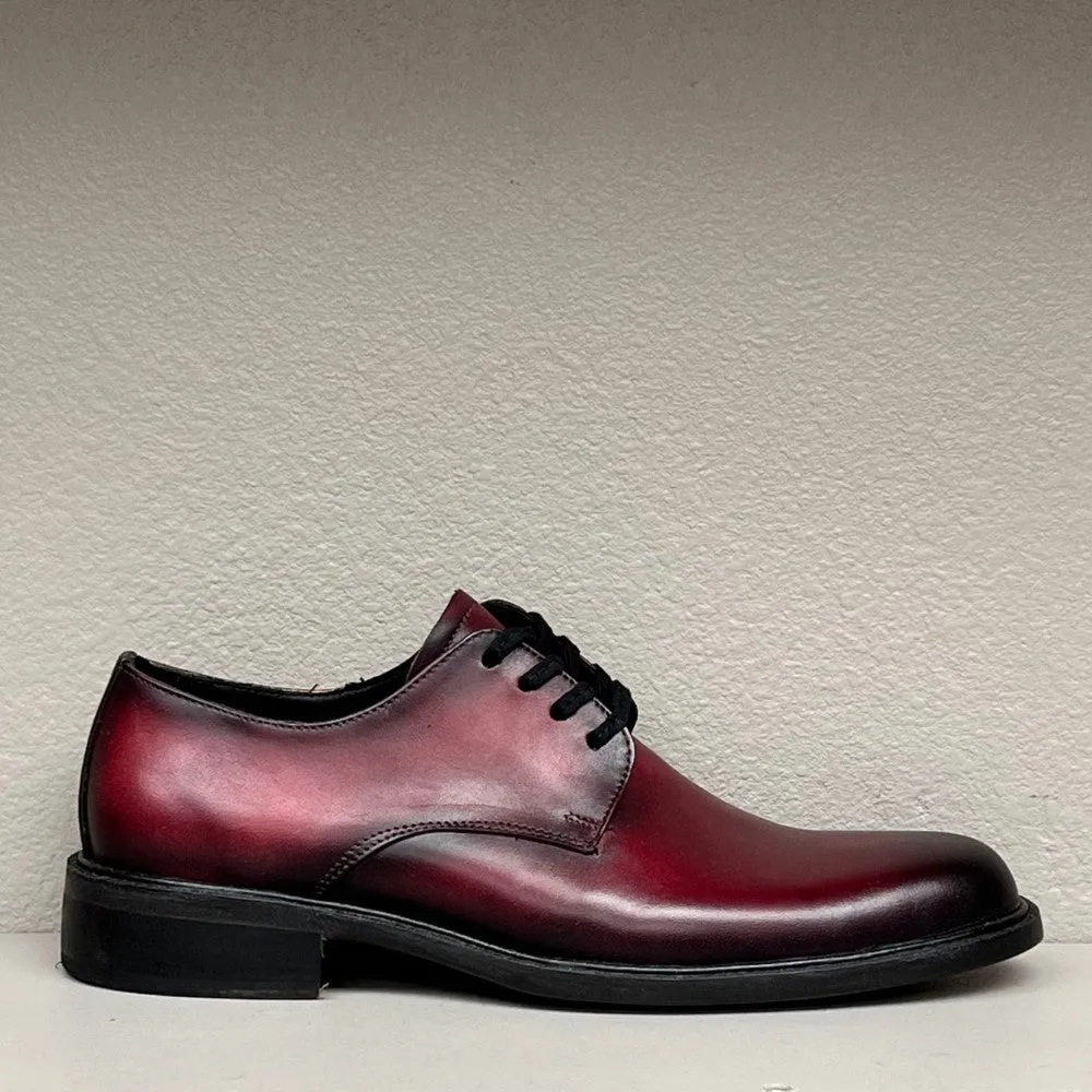 Derby-lace up/Hand colored bordeux leather w/ dark accents/ Leather sole