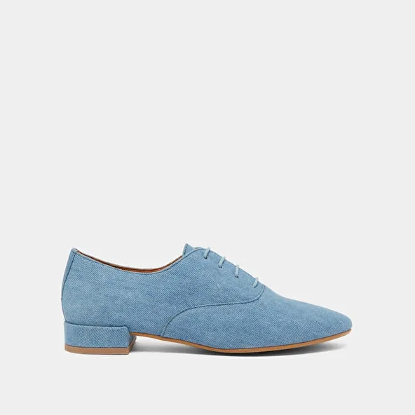 Flat-heeled richelieus in blue denim