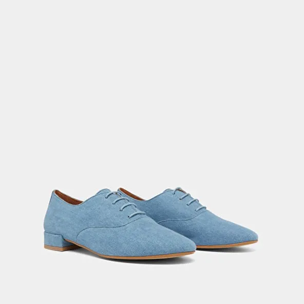 Flat-heeled richelieus in blue denim