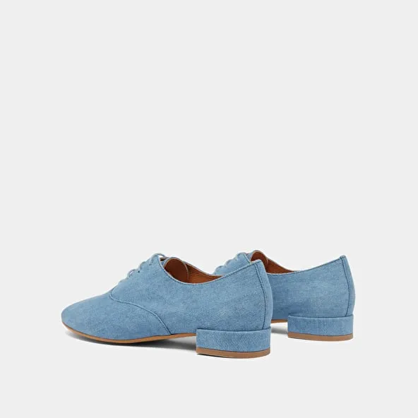 Flat-heeled richelieus in blue denim