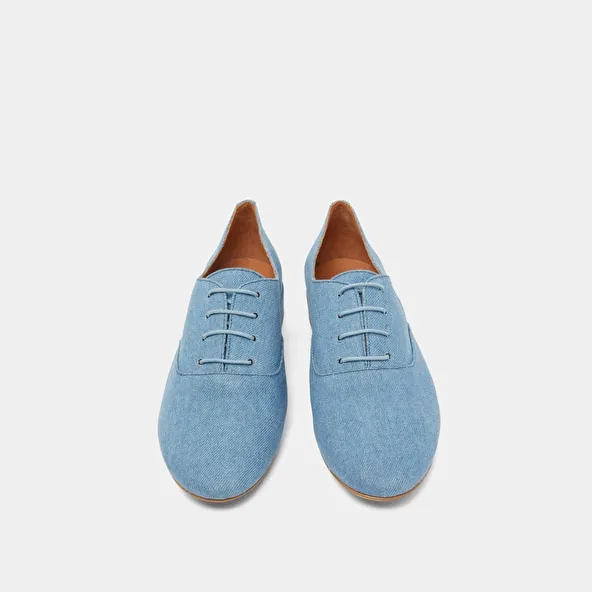 Flat-heeled richelieus in blue denim