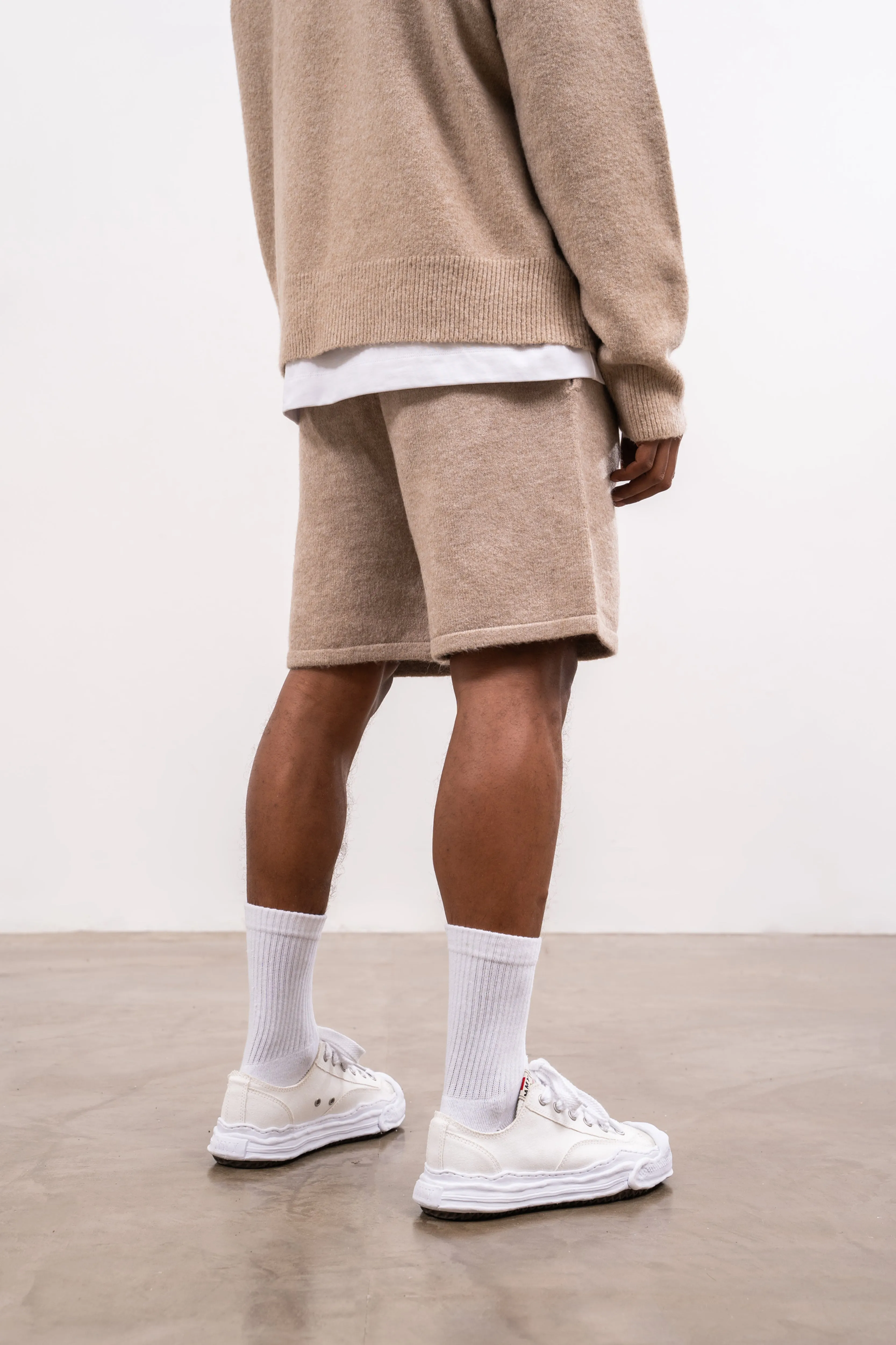 FLUFFY KNIT EMBLEM SHORTS - BEIGE