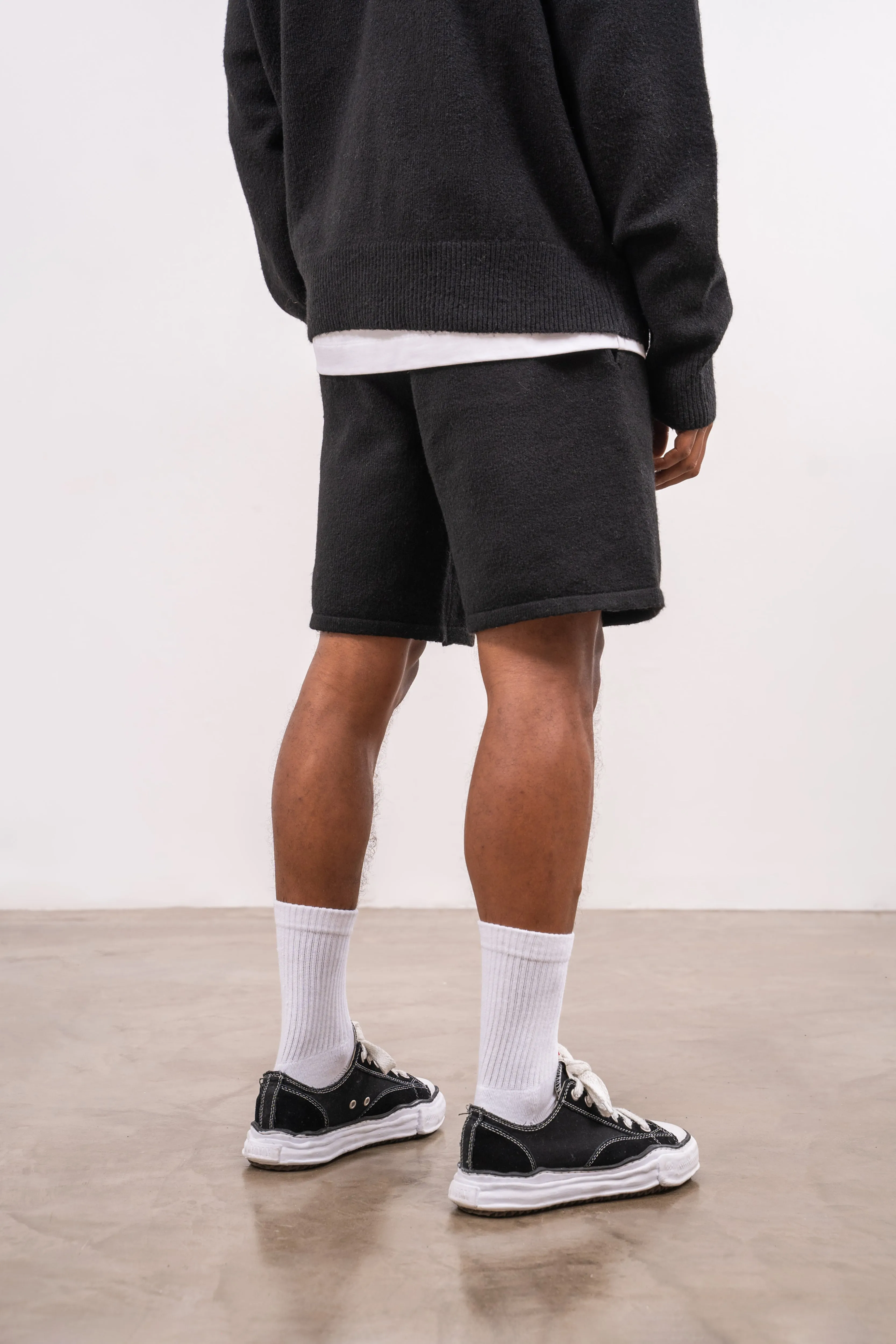 FLUFFY KNIT EMBLEM SHORTS - BLACK