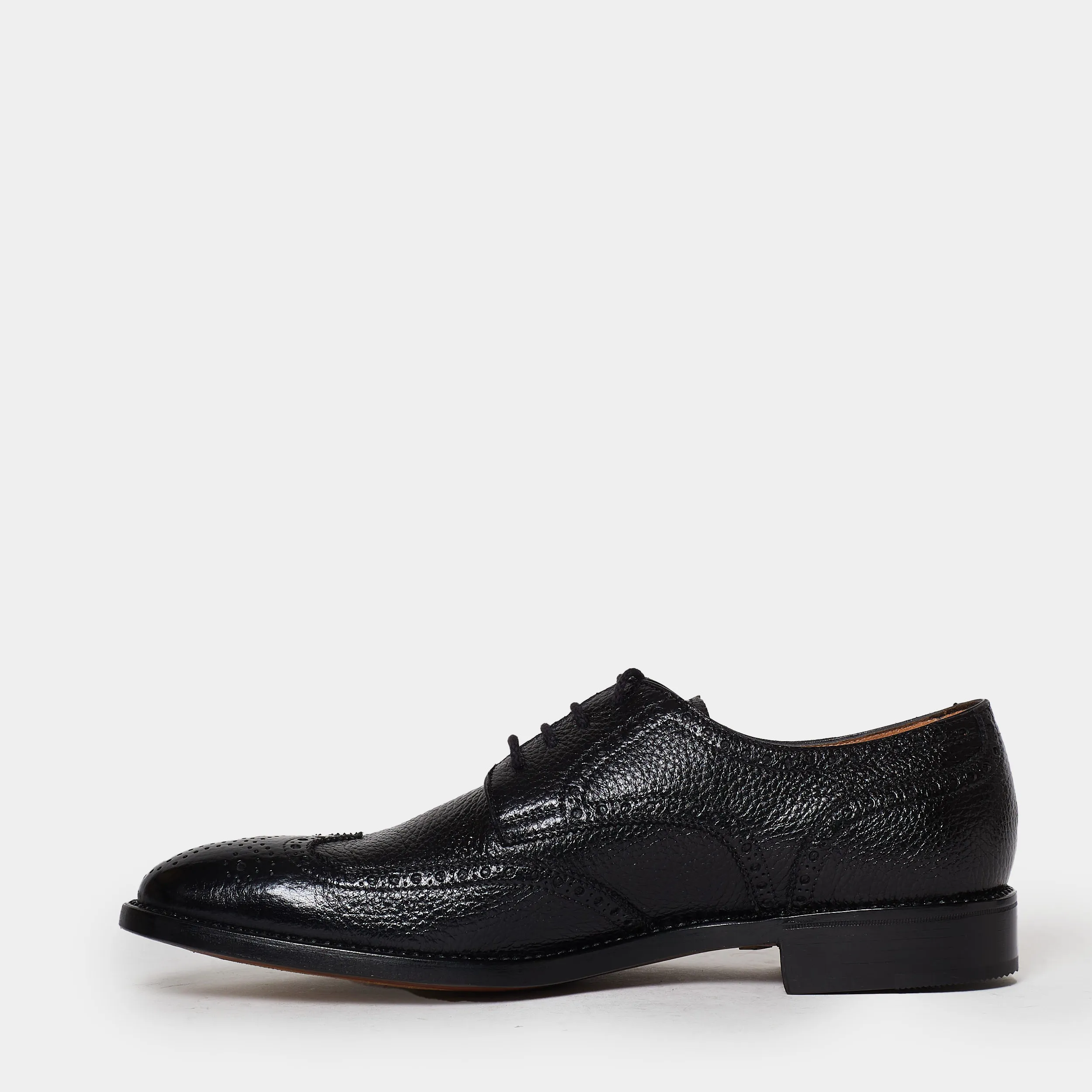 Handmade lace-up derby shoe