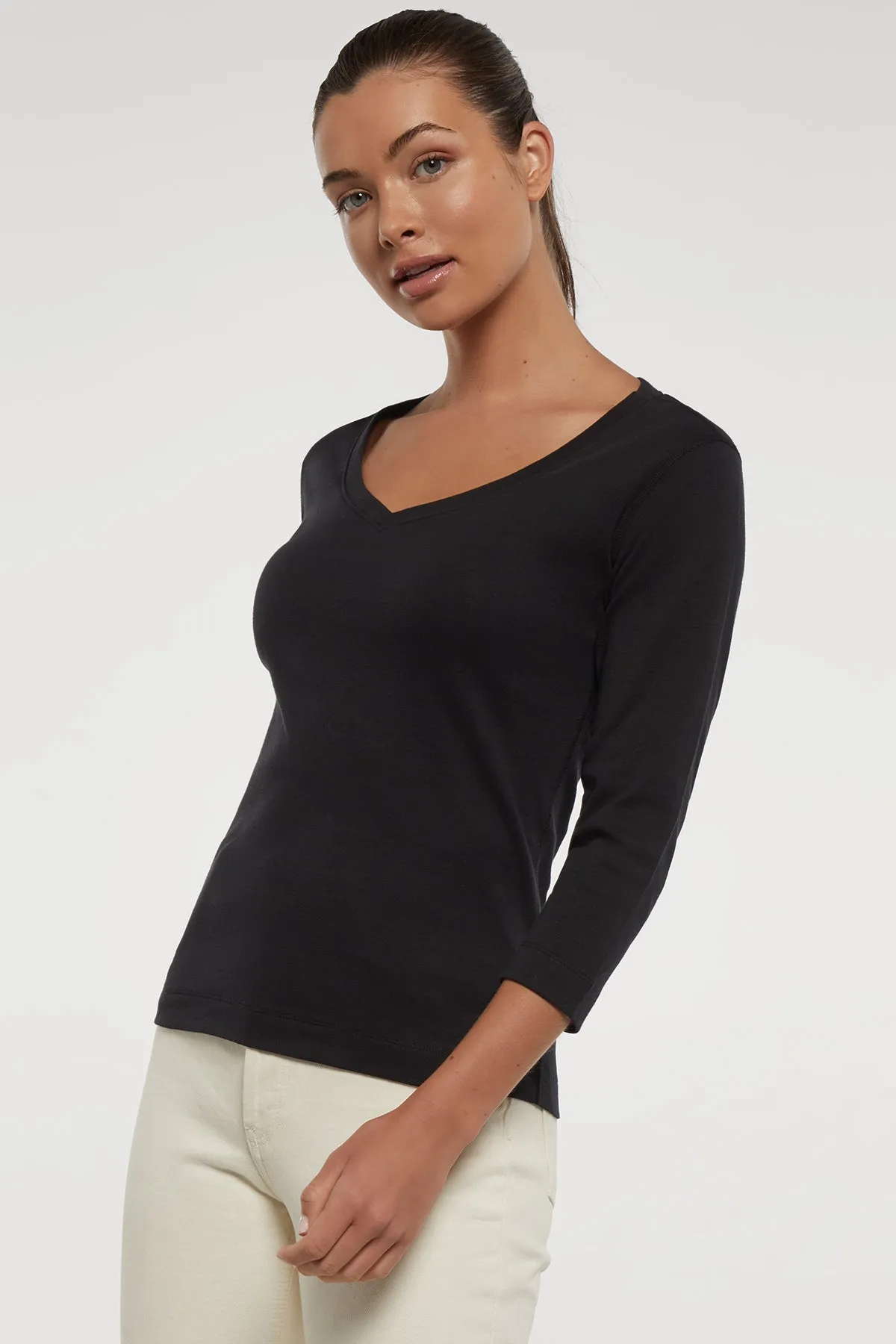 Knit 3/4 Sleeve V-Neck Tee | Black