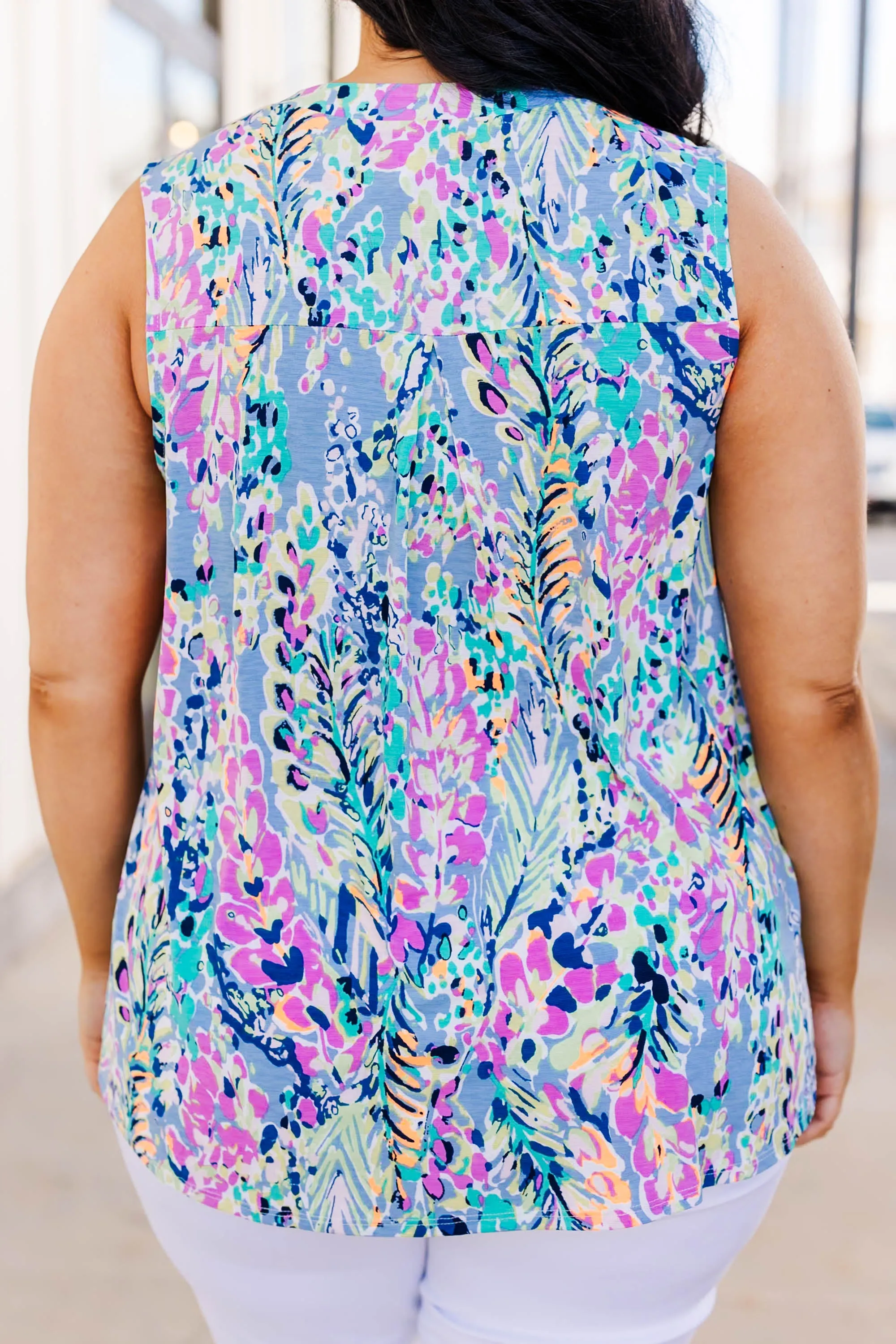 Light Blue-Magenta Tank for Living Fully