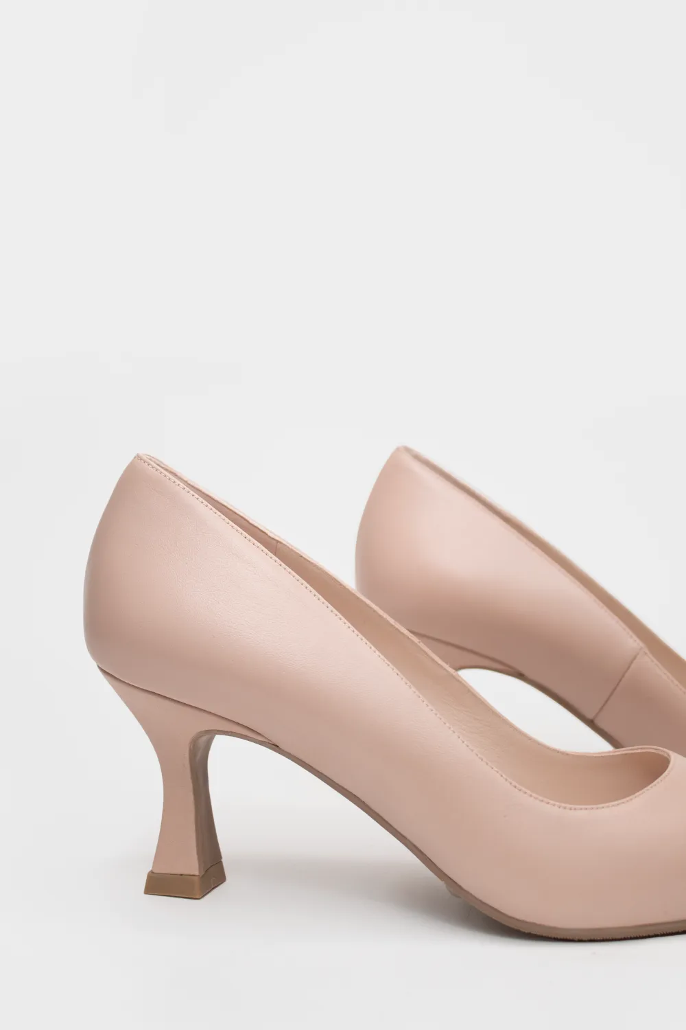 LODI JONA NUDE COURT SHOES / HEELS