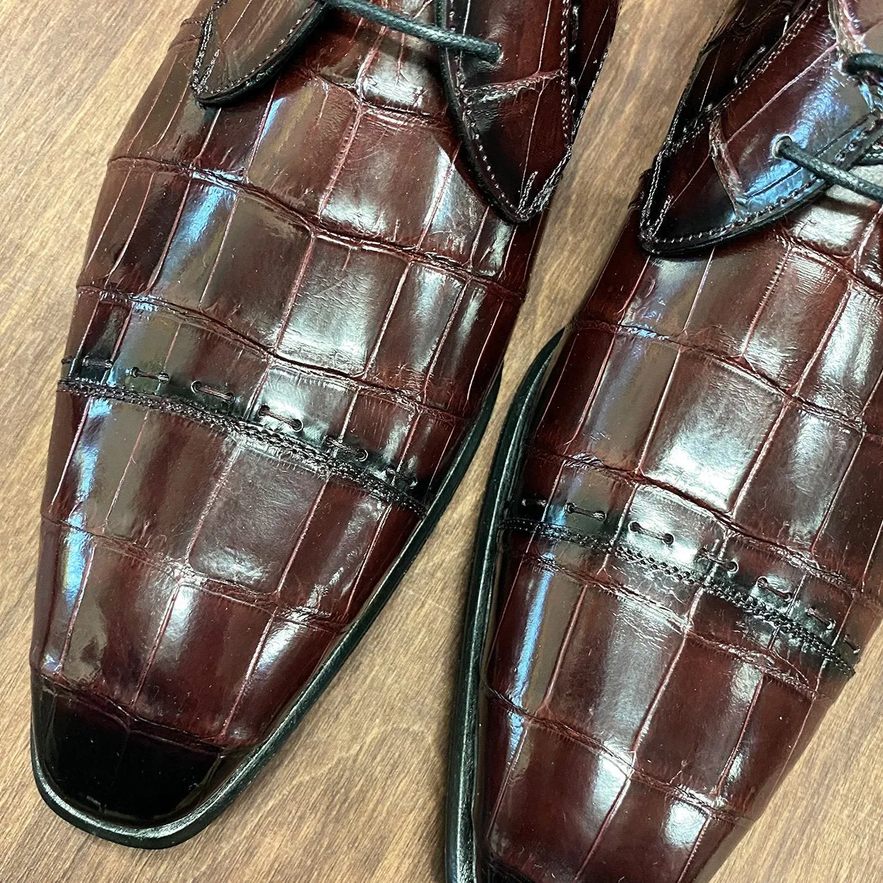 Men's Shoes Burgundy Alligator Cap-Toe Derby Oxfords