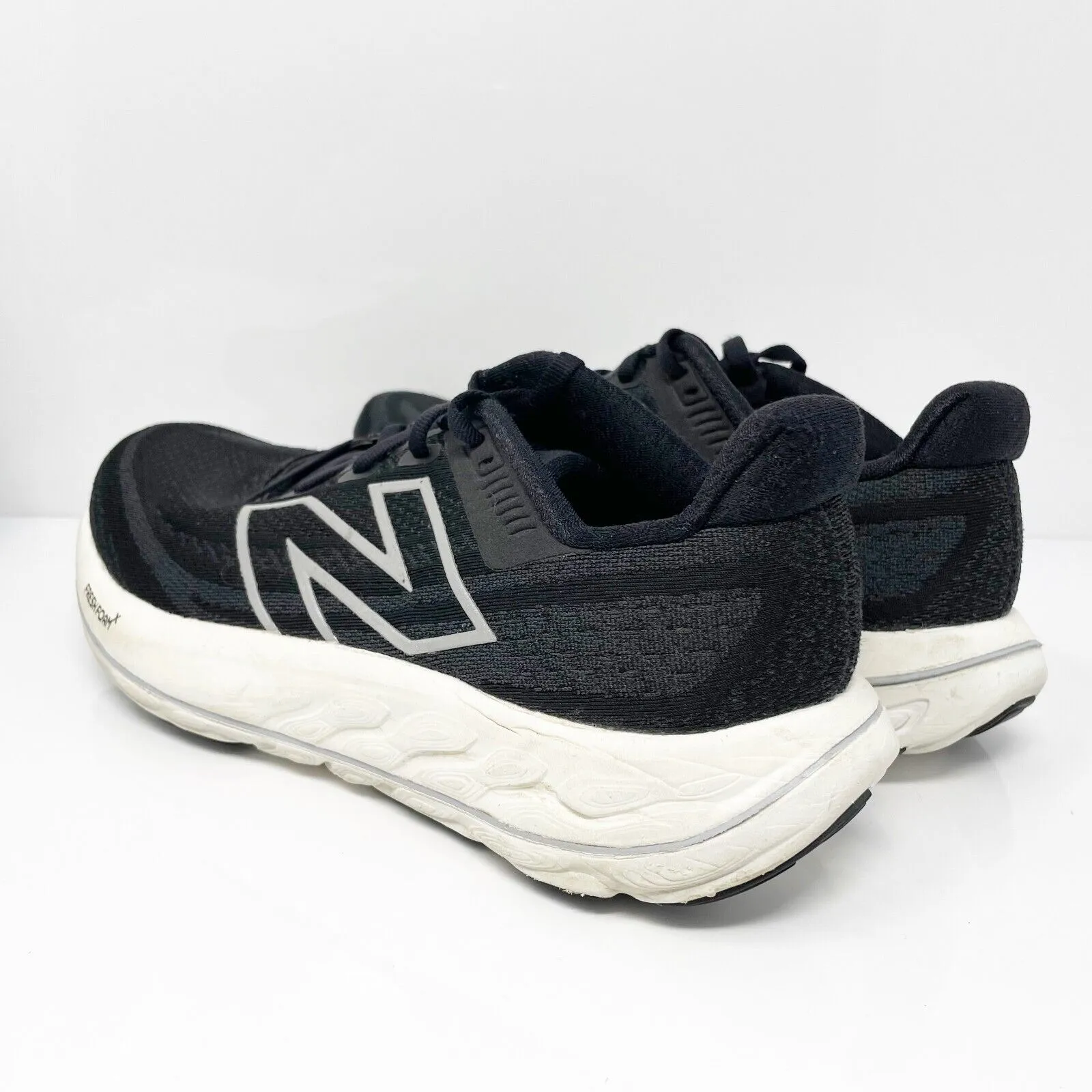 New Balance Unisex FF X Vongo V6 WVNGOLK6 Black Running Shoes Sneakers M7.5 W9 B