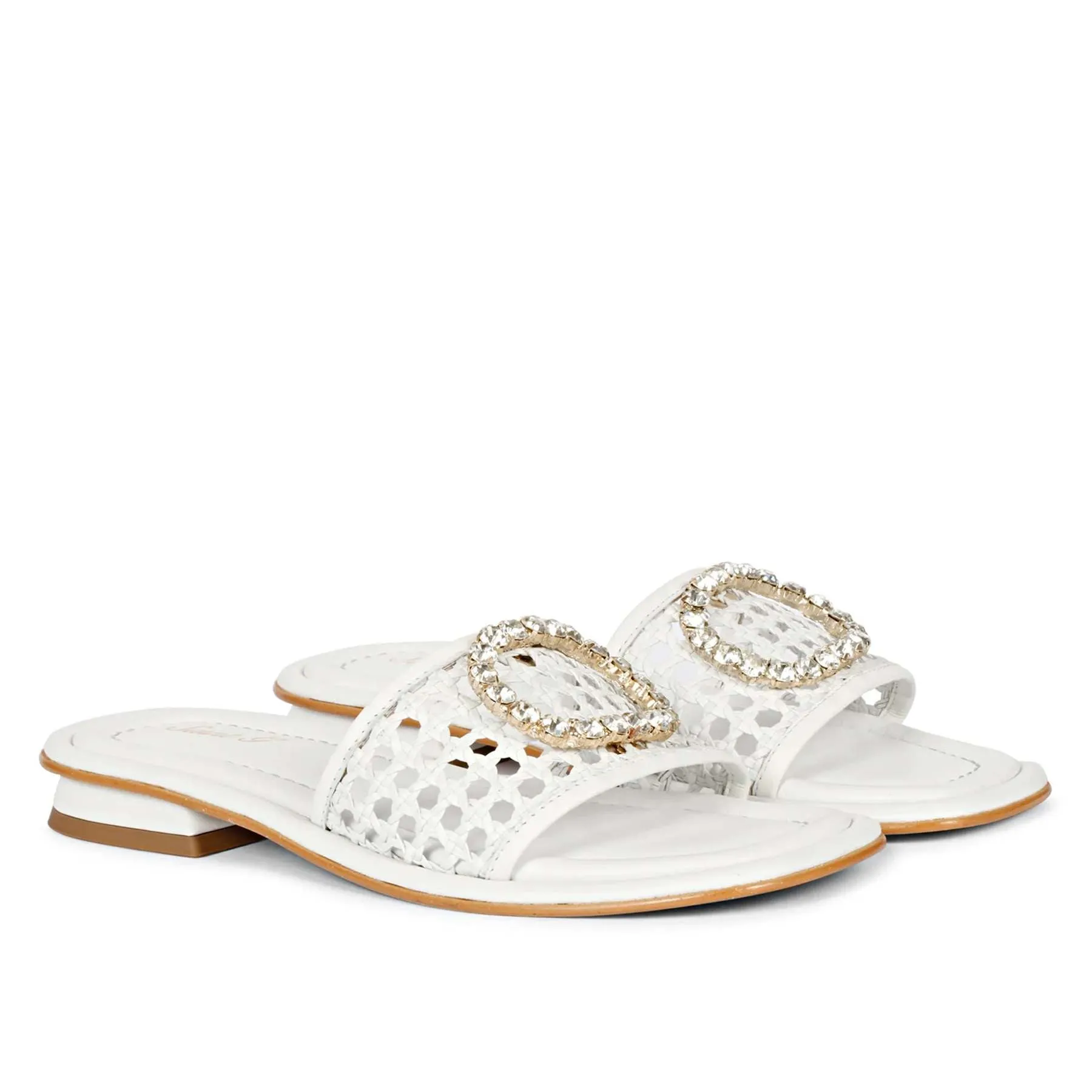 Saint Carly Off White Leather Flat Sandal.