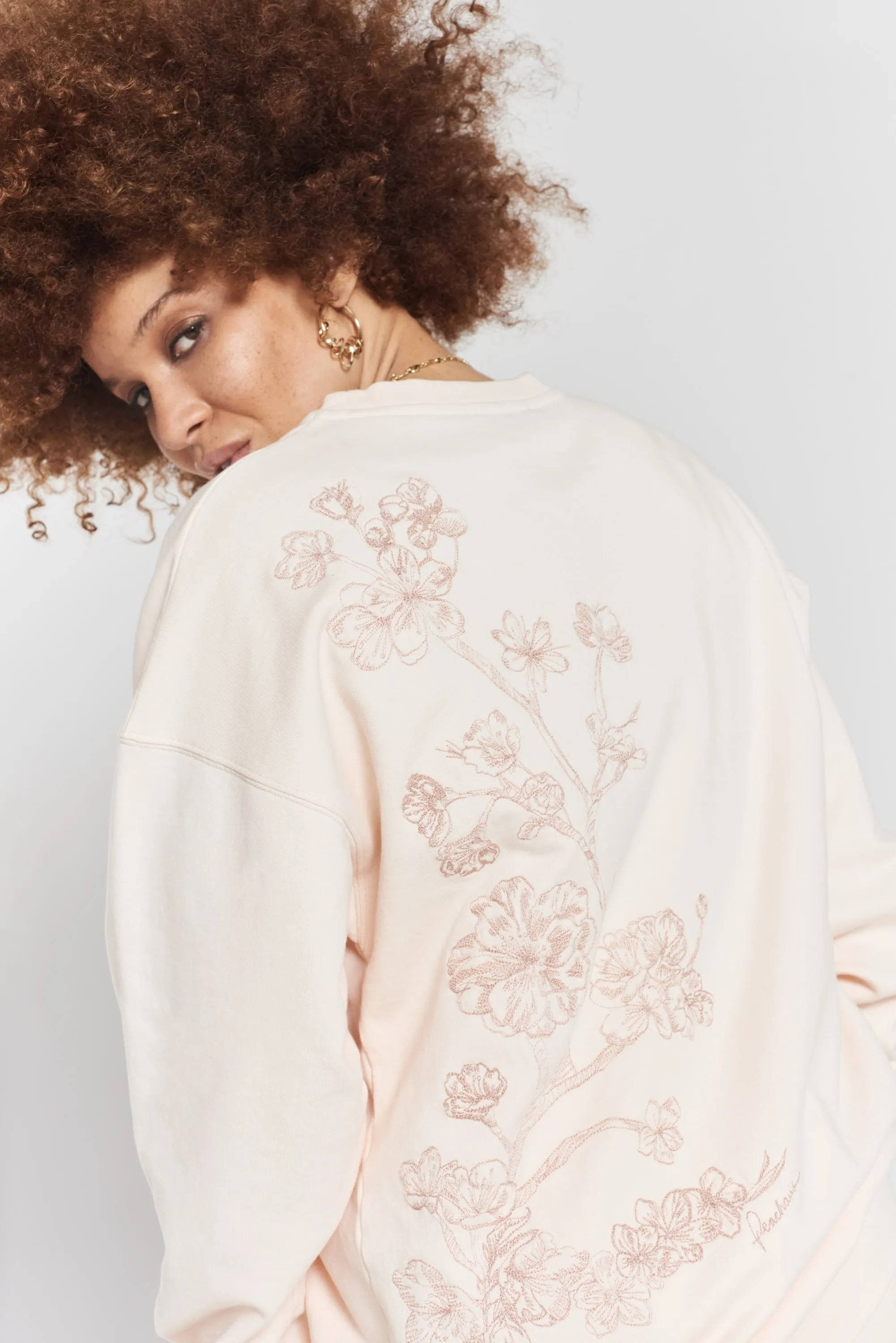 Salix blossom-embroidered cotton sweatshirt - Shoreline Peach