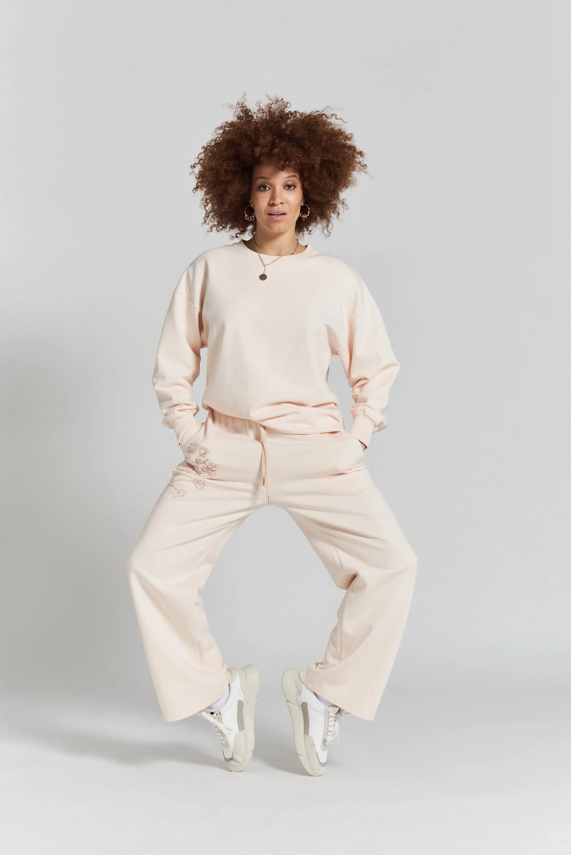 Salix blossom-embroidered cotton sweatshirt - Shoreline Peach