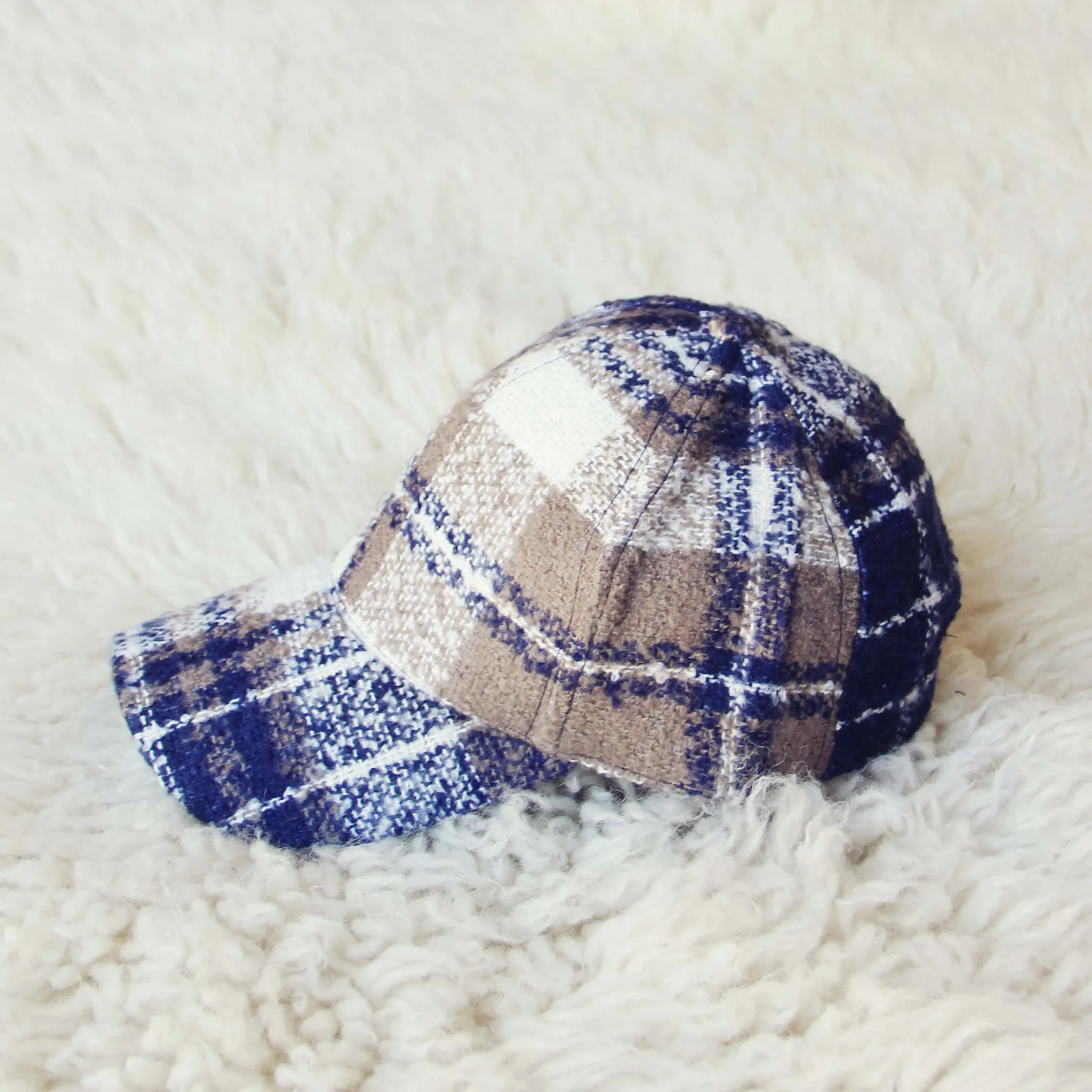 Snowcap Plaid Hat in Navy