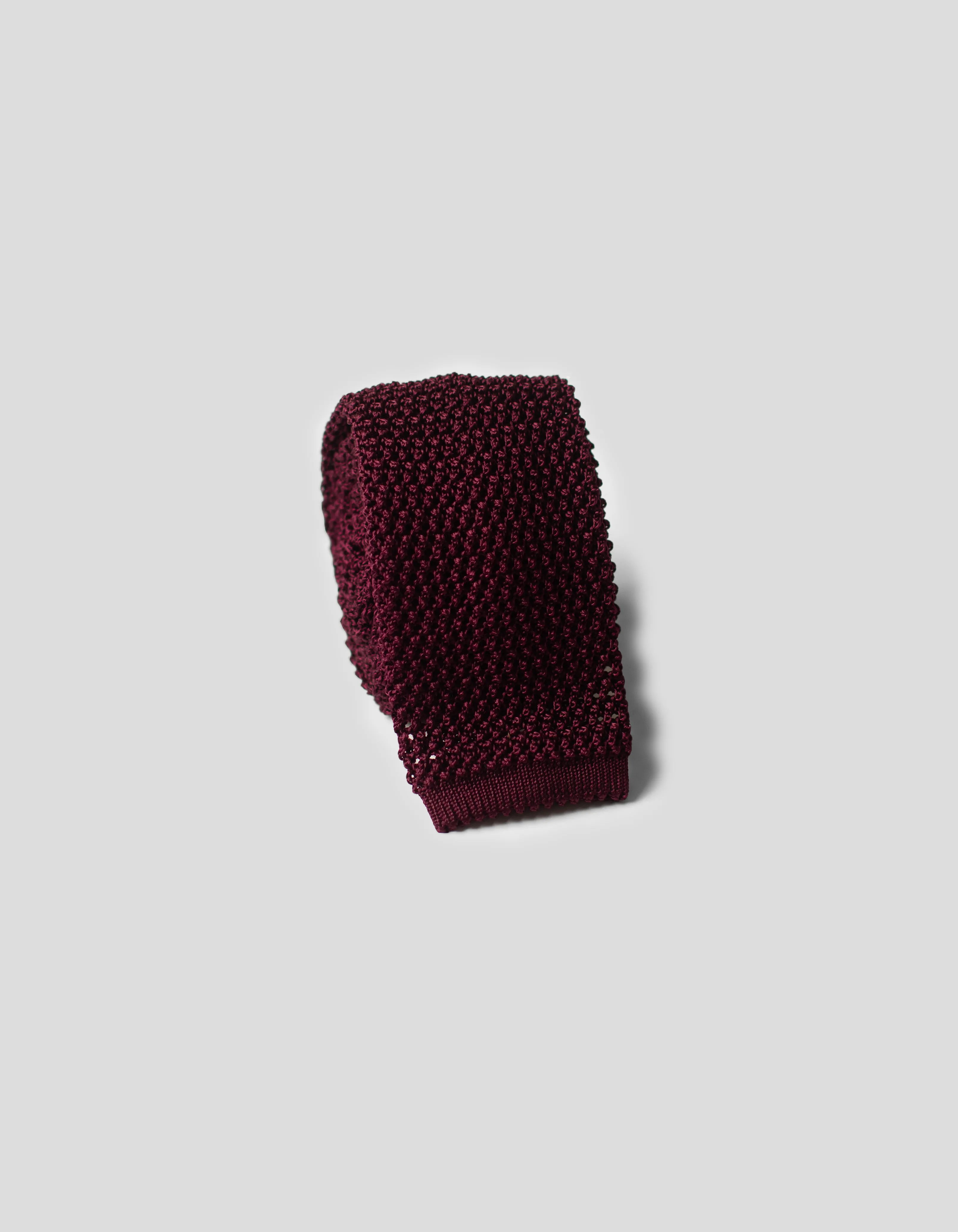 SOLID KNIT TIE - BURGUNDY