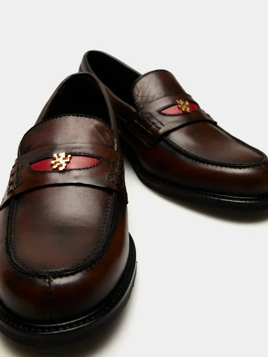 Timeless leather loafers