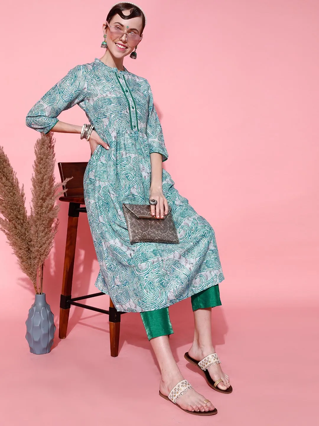 Women Green Printed Kurta with Trousers