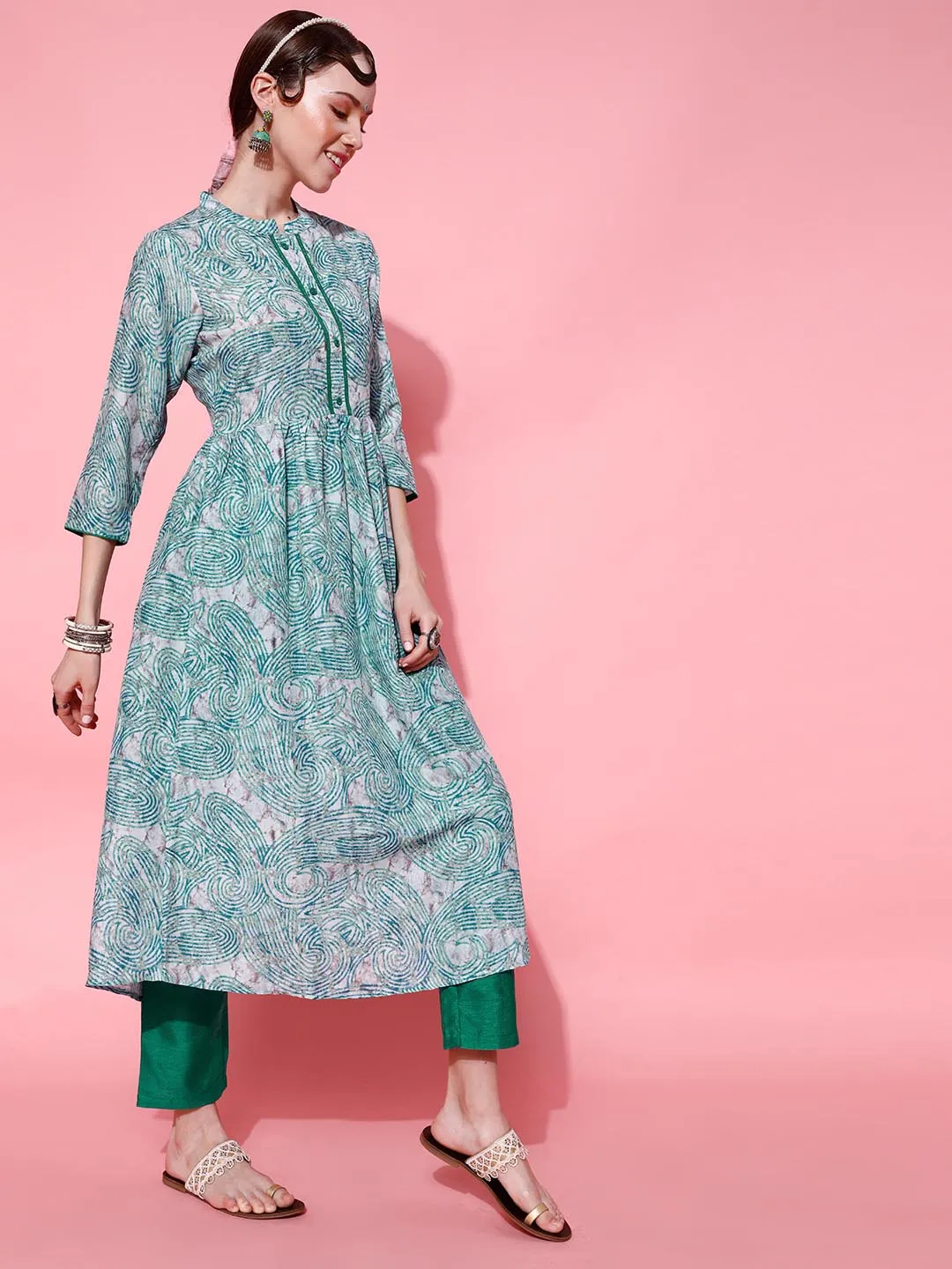 Women Green Printed Kurta with Trousers