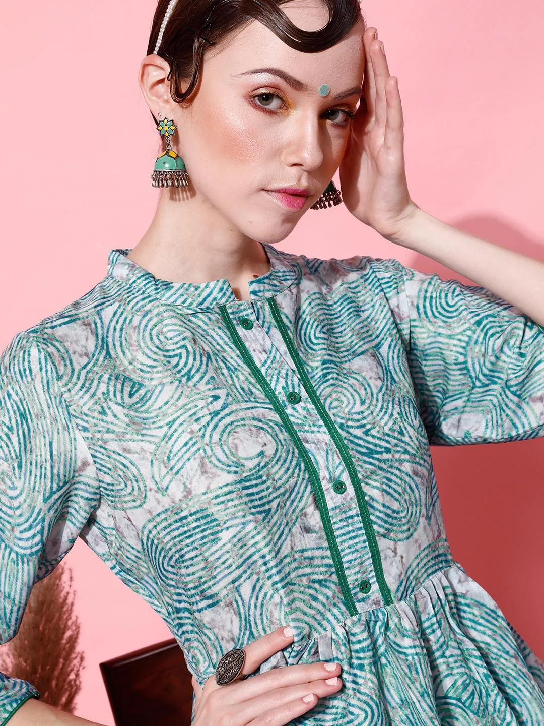 Women Green Printed Kurta with Trousers