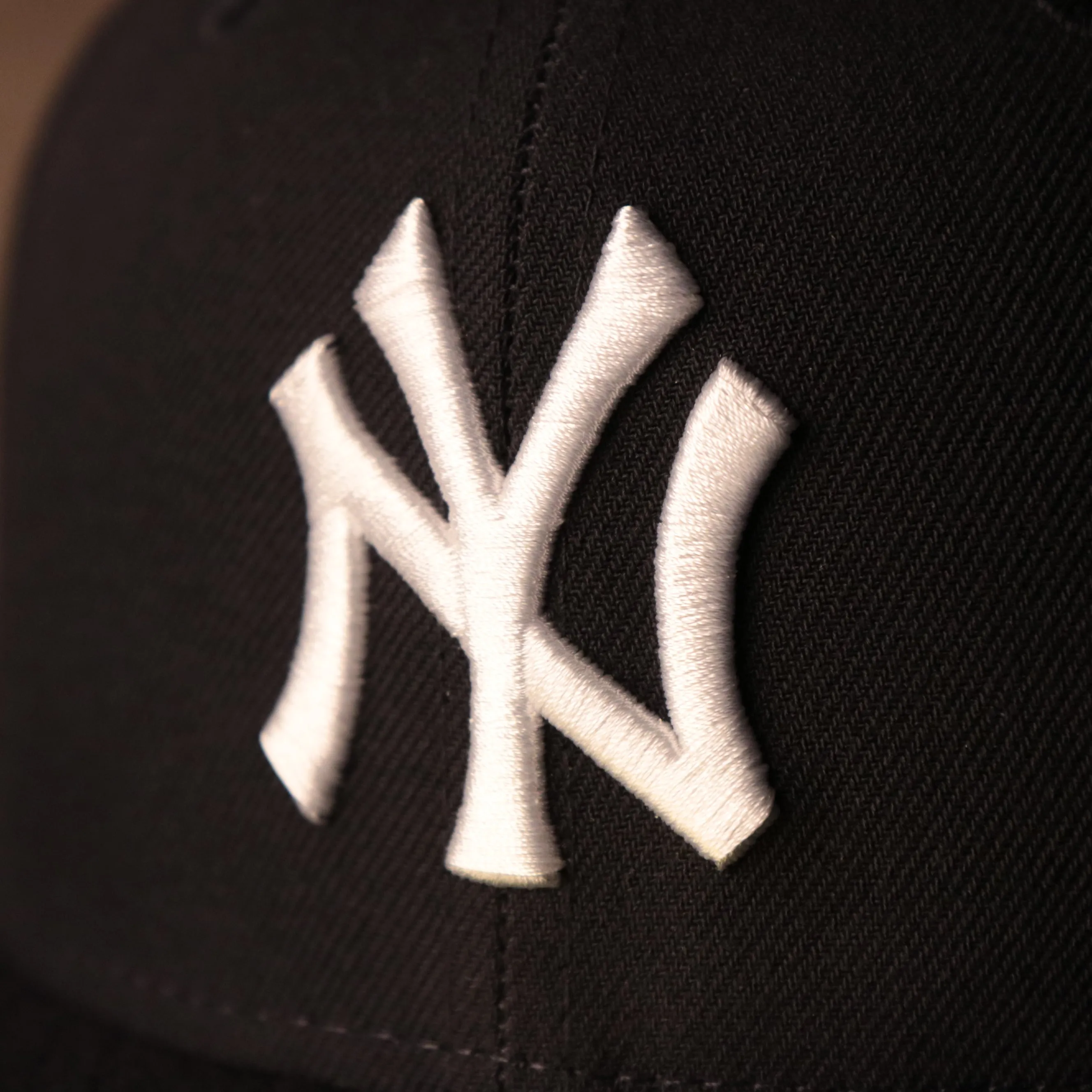 Yankees On-Field Grey Bottom Fitted Cap | New York Yankees 2000 Game Worn Subway Series Side Patch Gray Under Brim 59Fifty Fitte